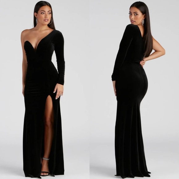 Cheyenne Formal One Charming Shoulder Velvet Dress